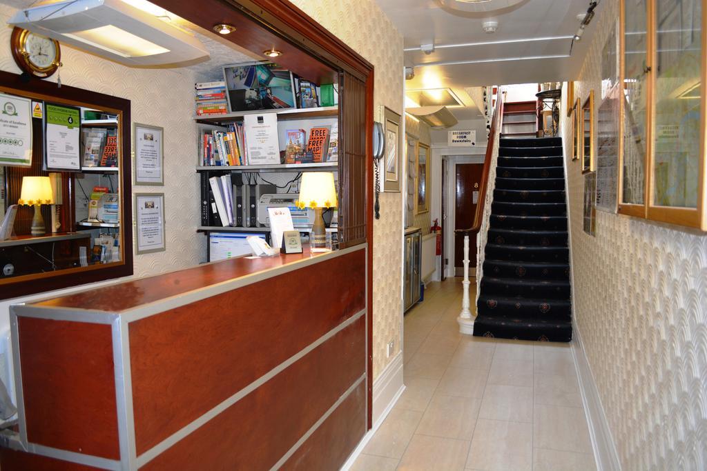 Falcon Hotel Лондон Екстер'єр фото