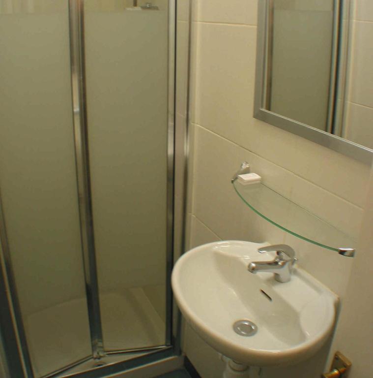 Falcon Hotel Лондон Екстер'єр фото