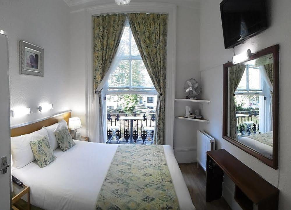 Falcon Hotel Лондон Екстер'єр фото