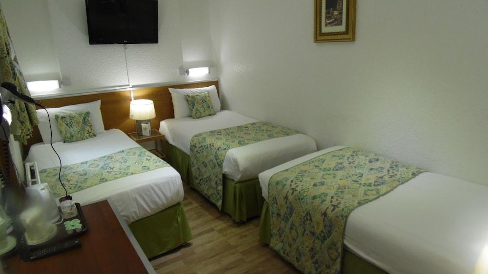Falcon Hotel Лондон Екстер'єр фото